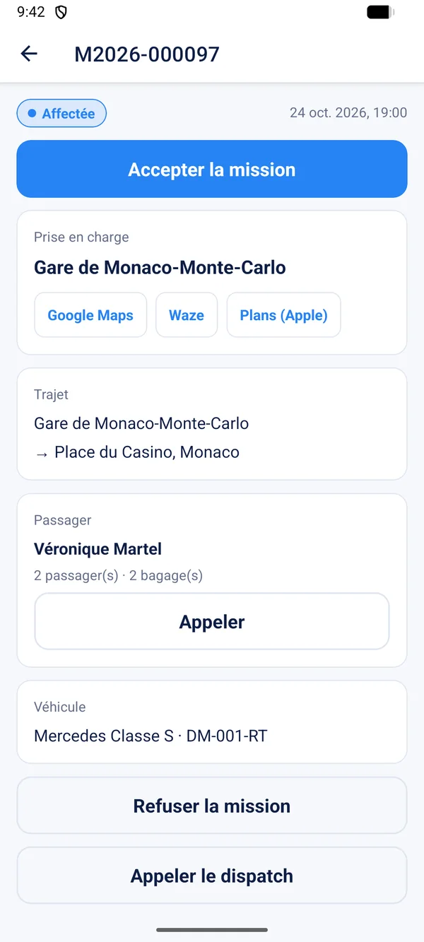 Mission affectée dans l’application chauffeur : accepter, refuser avec un motif ou appeler le dispatch.